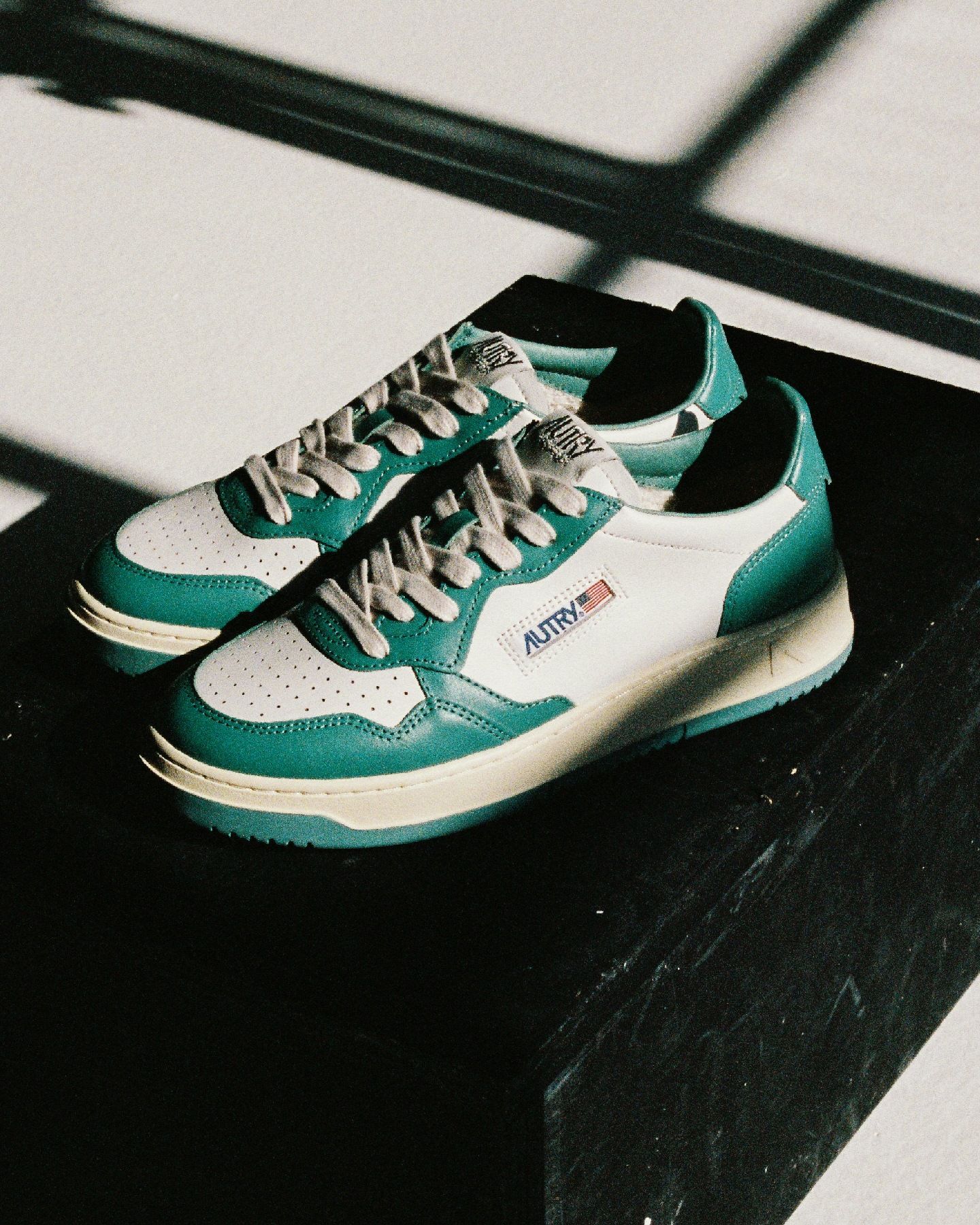 スニーカー AUTRY Men Sneakers Turquoise WSLMUB17 AUTRY WSLM Man TURQUOISE Sneakers - Zuklat